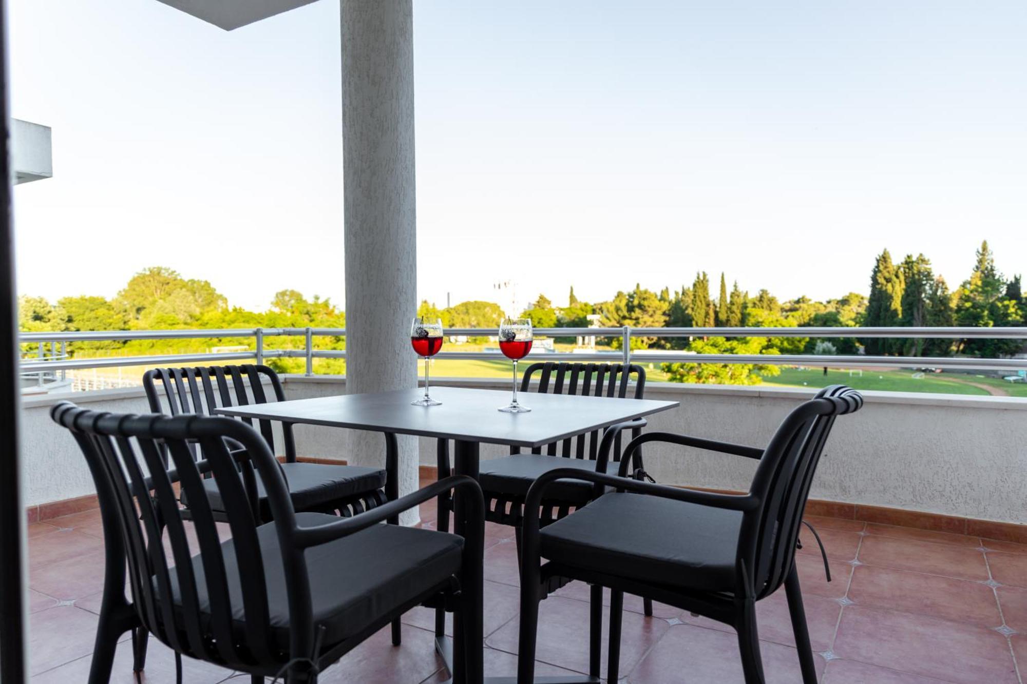 Apartments Gucci Ulcinj Exterior photo