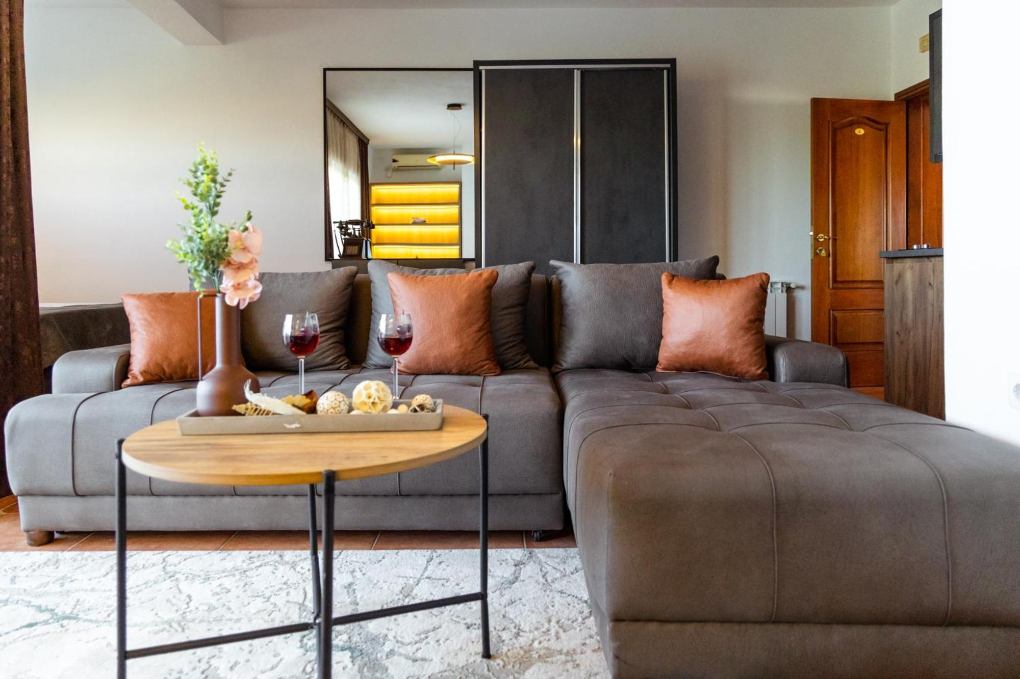 Apartments Gucci Ulcinj Exterior photo